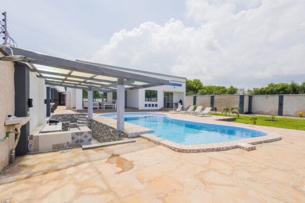 outdoor-wide